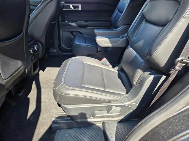 Photo of 2020 Oxford White Ford Explorer