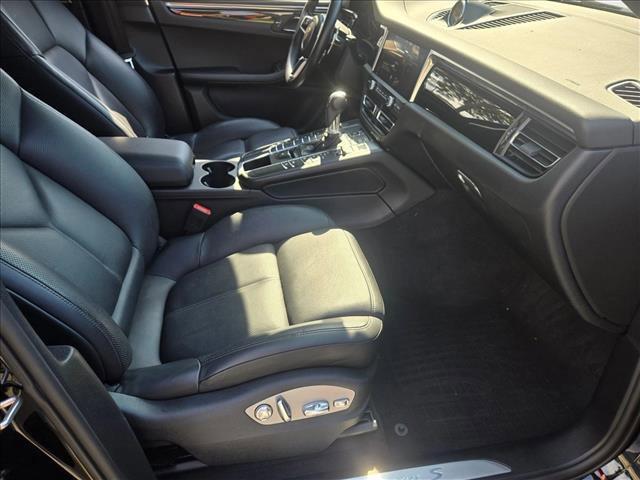 Photo of 2021 Black Porsche Macan
