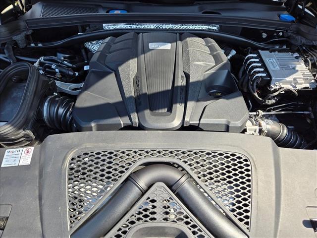 Photo of 2021 Black Porsche Macan