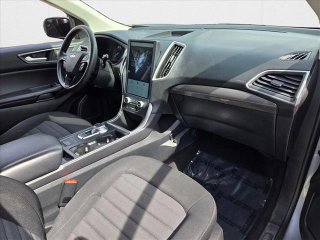 Photo of 2023 Iconic Silver Metallic Ford Edge