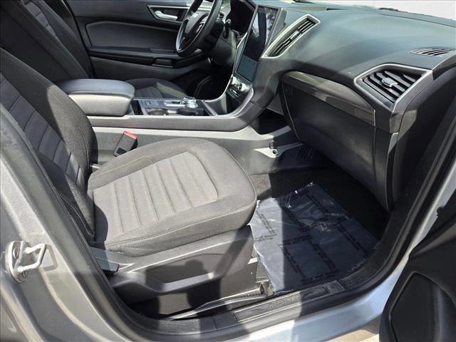 Photo of 2023 Iconic Silver Metallic Ford Edge