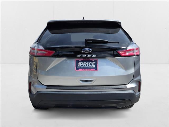 Photo of 2023 Iconic Silver Metallic Ford Edge
