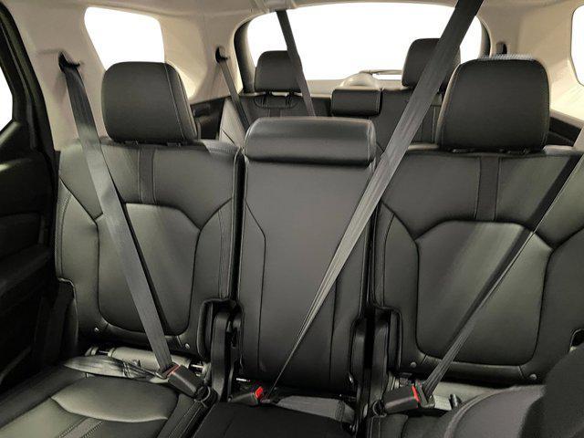 Photo of 2025 Radiant Red Metallic II Honda Pilot