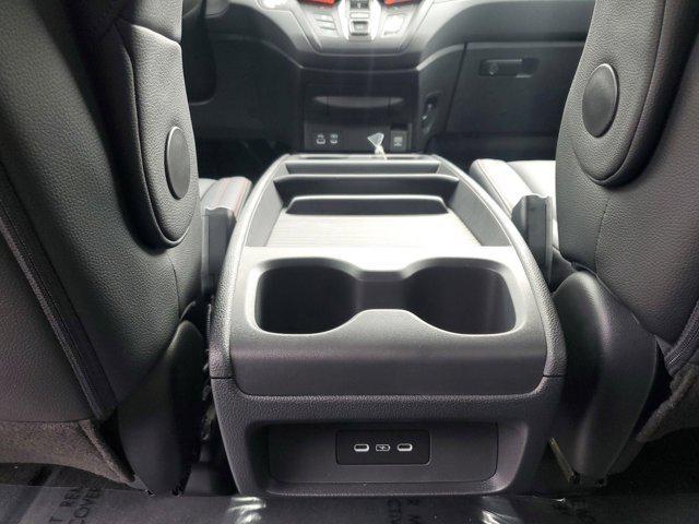 Photo of 2026 Sonic Gray Pearl Honda Odyssey