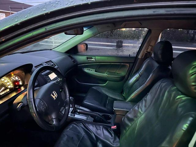 Photo of 2006 Gray Honda Accord