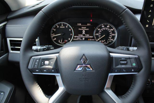 Photo of 2025 Blue Mitsubishi Outlander
