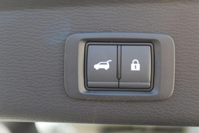 Photo of 2025 White Diamond Mitsubishi Outlander