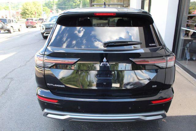 Photo of 2025 Black Mitsubishi Outlander
