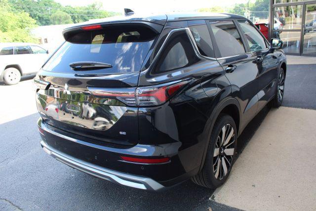 Photo of 2025 Black Mitsubishi Outlander
