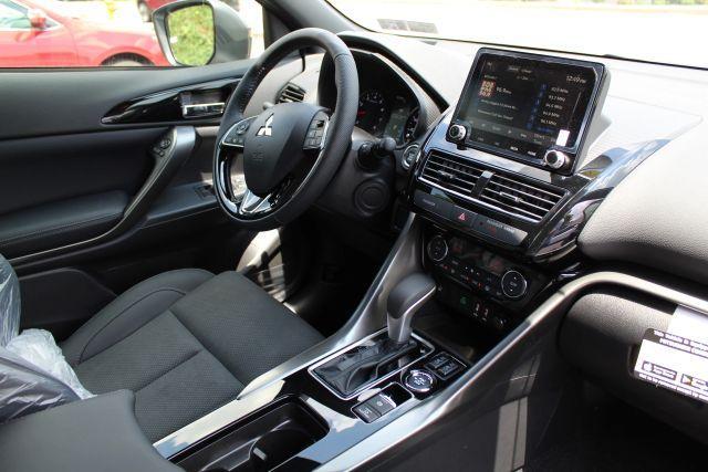 Photo of 2025 White Mitsubishi Eclipse Cross