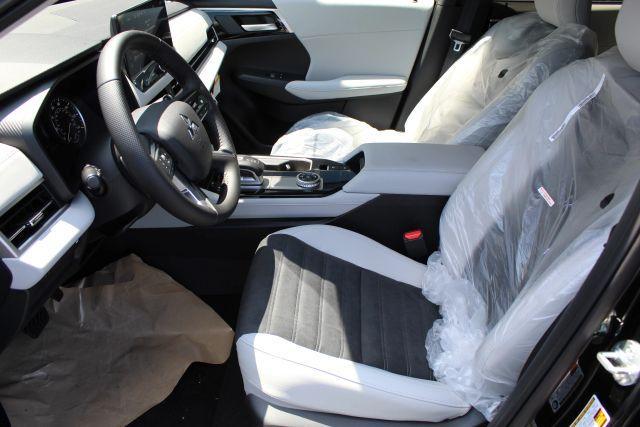 Photo of 2025 Black Mitsubishi Outlander