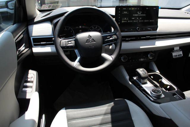Photo of 2025 Black Mitsubishi Outlander