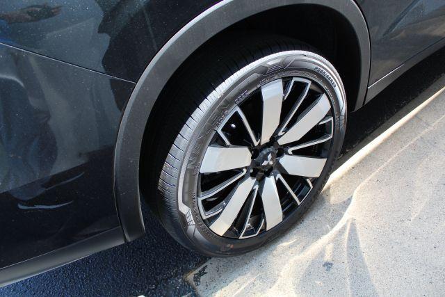 Photo of 2025 Black Mitsubishi Outlander