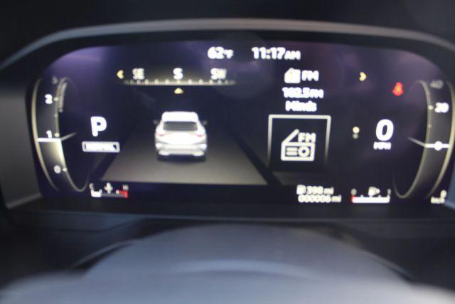 Photo of 2025 White Diamond Mitsubishi Outlander