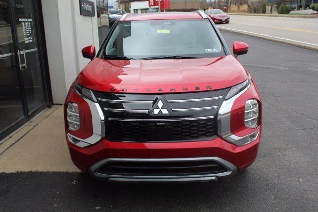 Photo of 2025 Diamond Red Mitsubishi Outlander