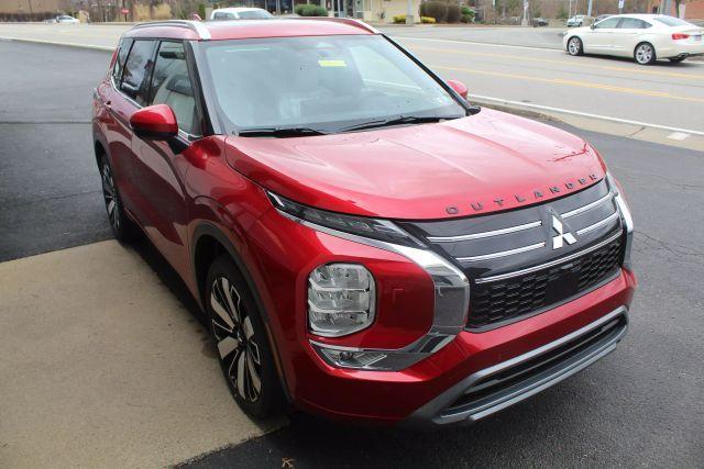 Photo of 2025 Diamond Red Mitsubishi Outlander