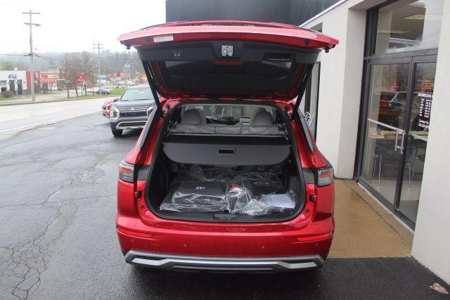 Photo of 2025 Diamond Red Mitsubishi Outlander