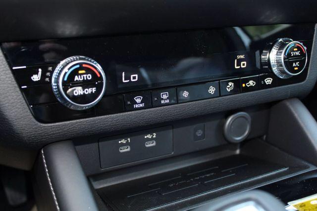 Photo of 2025 Silver Mitsubishi Outlander