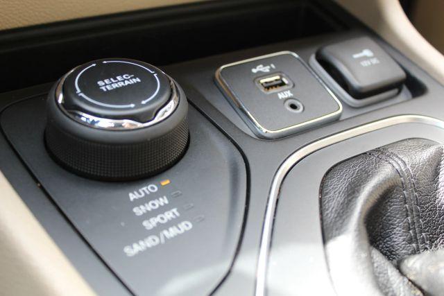 Photo of 2020 Red Jeep Cherokee