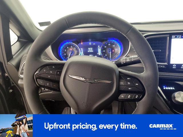 Photo of 2022 Black Chrysler Pacifica