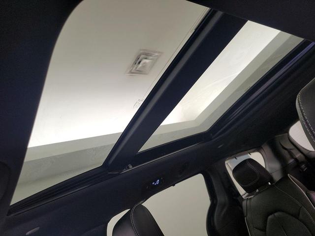 Photo of 2022 Black Chrysler Pacifica