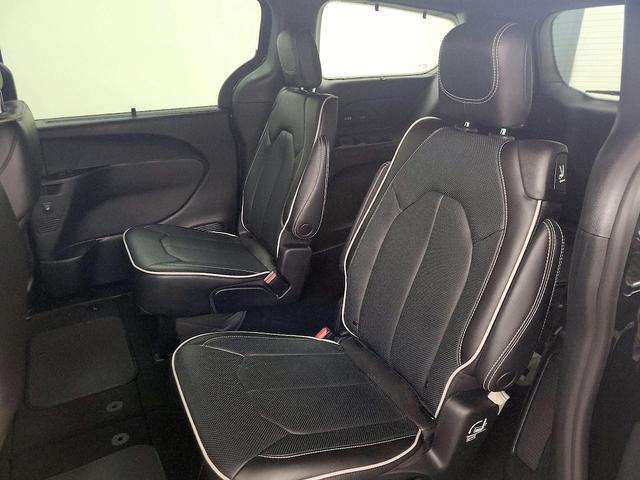 Photo of 2022 Black Chrysler Pacifica