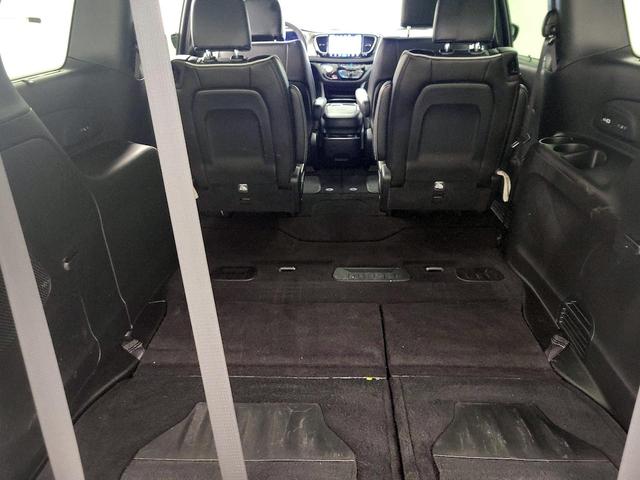 Photo of 2022 Black Chrysler Pacifica