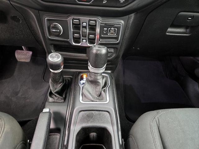 Photo of 2021 White Jeep Wrangler