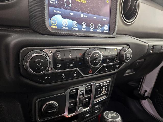Photo of 2021 White Jeep Wrangler