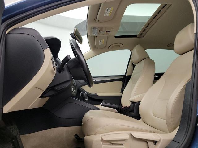 Photo of 2016 Blue Volkswagen Jetta