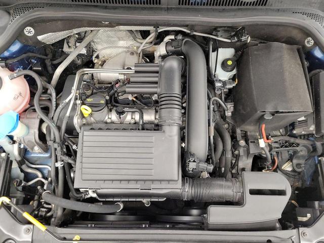 Photo of 2016 Blue Volkswagen Jetta