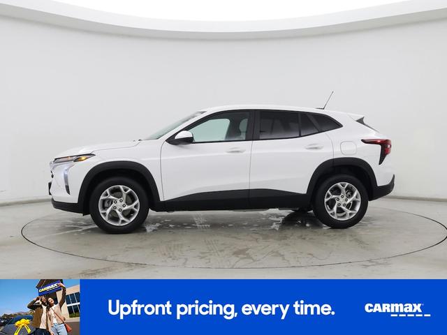 Photo of 2025 White Chevrolet Trax