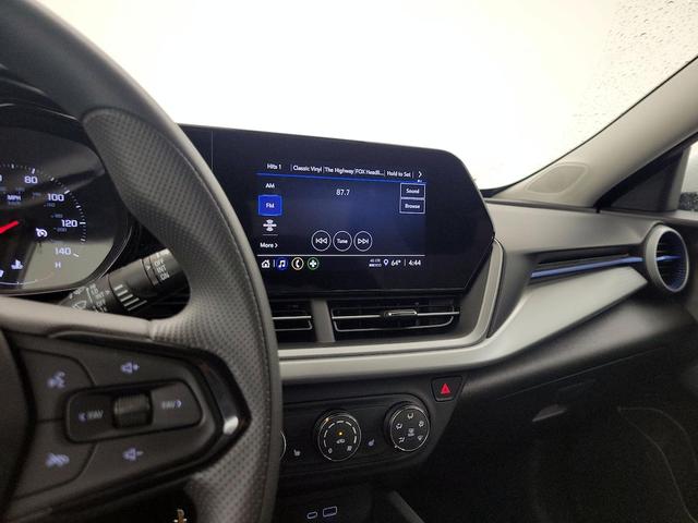 Photo of 2025 White Chevrolet Trax