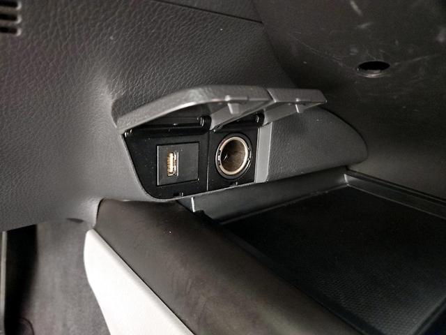 Photo of 2021 White Toyota Camry