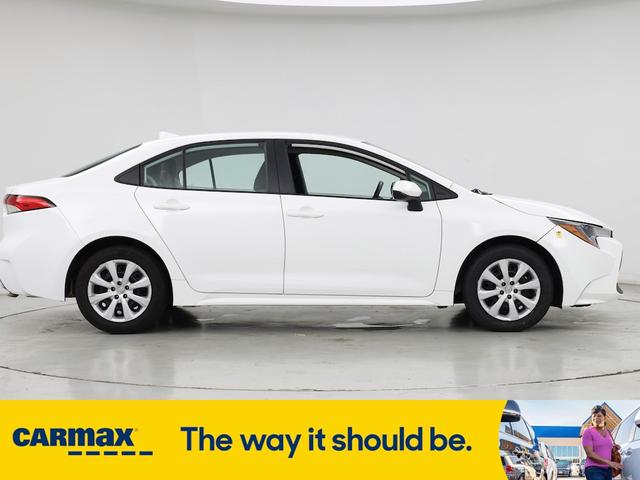 Photo of 2021 White Toyota Corolla