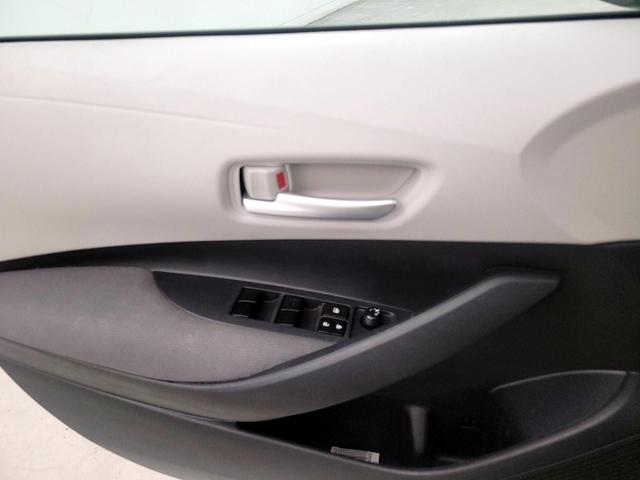 Photo of 2021 White Toyota Corolla