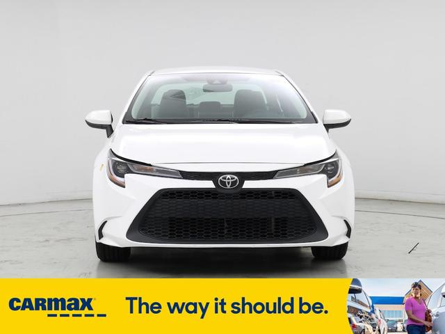 Photo of 2021 White Toyota Corolla