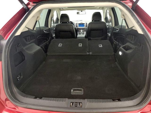 Photo of 2017 Red Ford Edge
