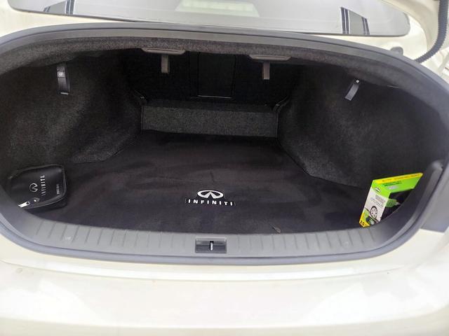 Photo of 2022 White INFINITI Q50