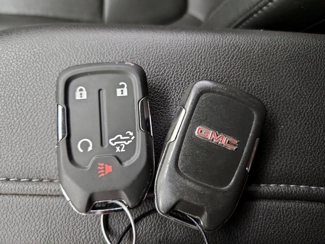 Photo of 2020 Blue GMC Sierra 1500