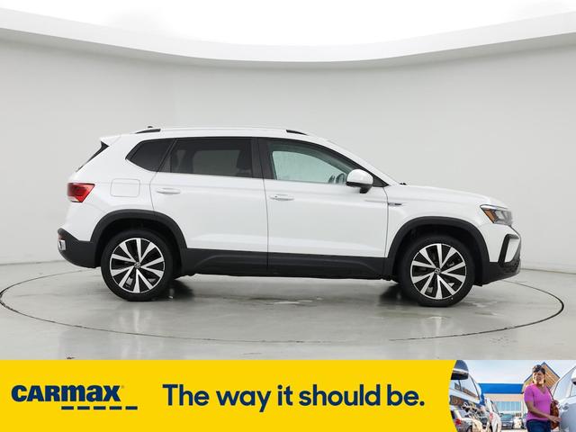 Photo of 2022 White Volkswagen Taos