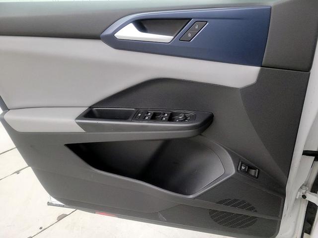 Photo of 2022 White Volkswagen Taos
