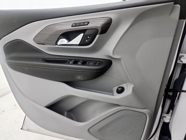 Photo of 2020 White GMC Terrain