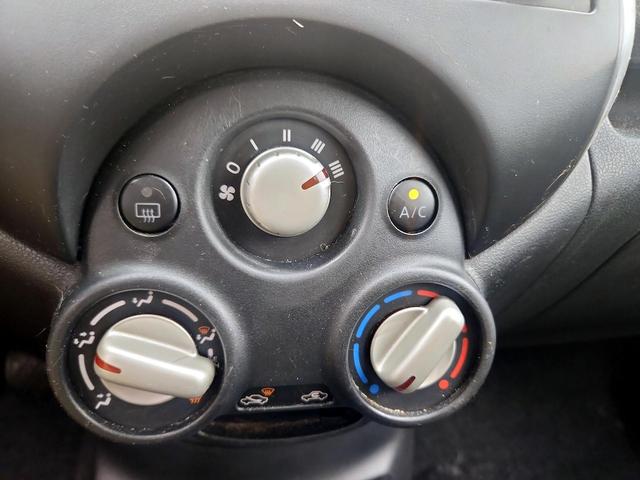Photo of 2014 Gray Nissan Versa Note