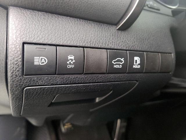 Photo of 2020 Silver Toyota Camry