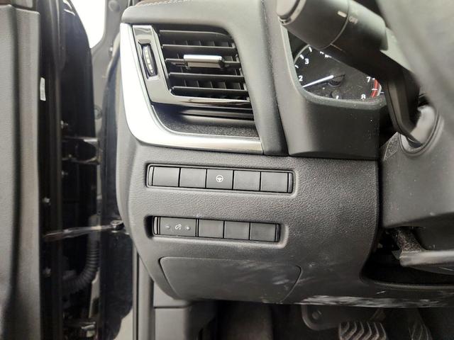 Photo of 2021 Black Nissan Rogue