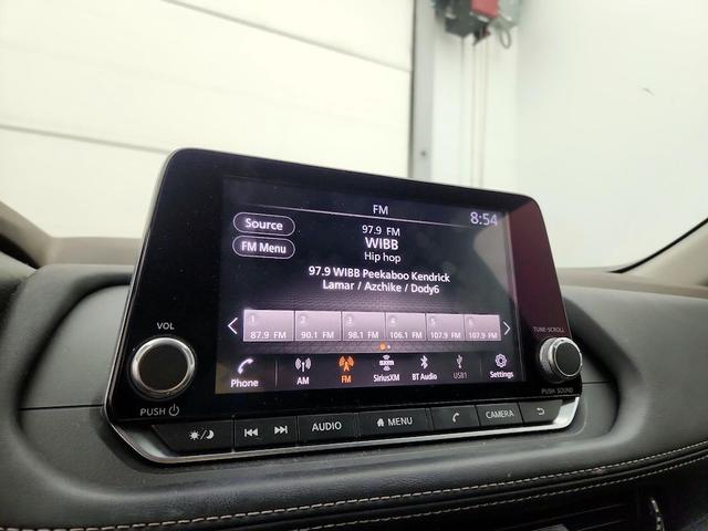 Photo of 2021 Black Nissan Rogue