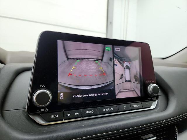 Photo of 2021 Black Nissan Rogue