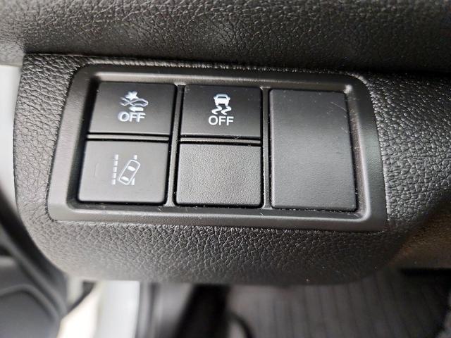 Photo of 2021 White Honda Civic