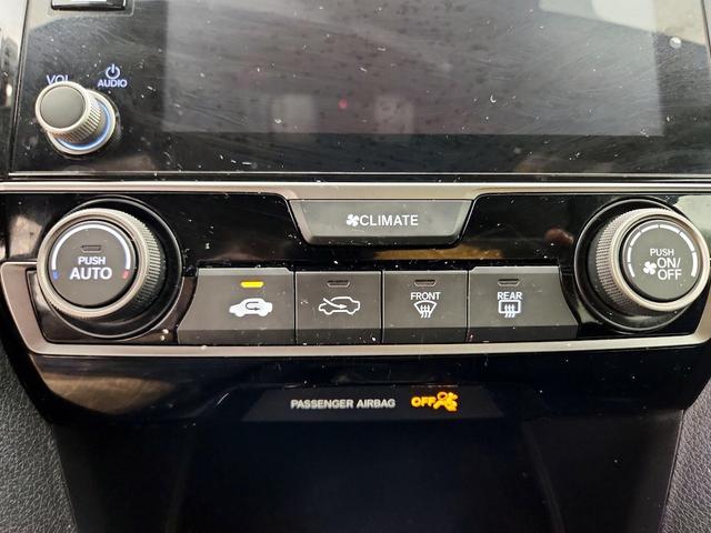 Photo of 2021 White Honda Civic